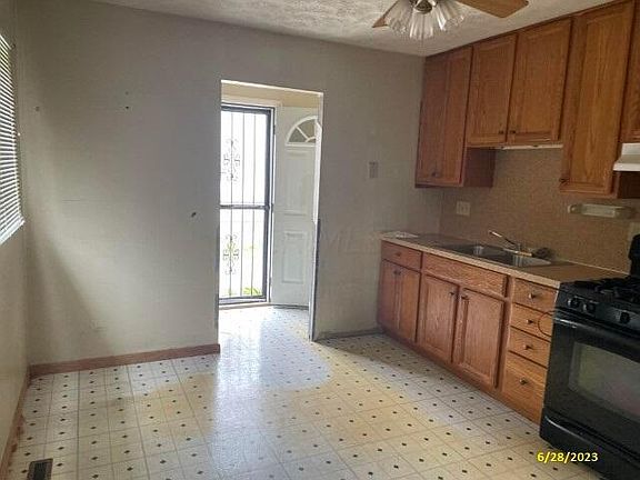 5th image of 3126 Houston Dr
