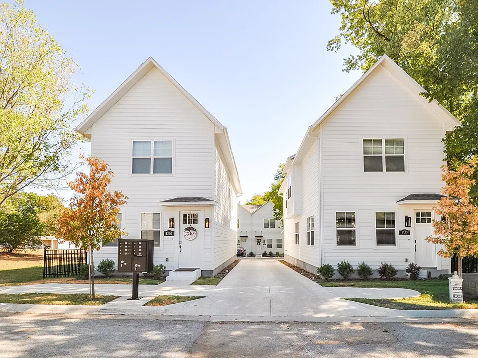 1320 Van Buren Ave