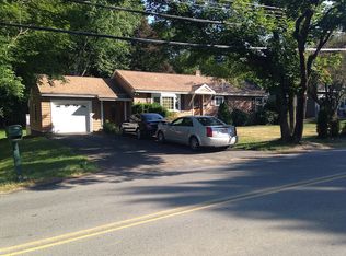 8 Davis Rd, Chelmsford, MA 01824