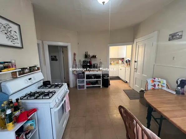 21 Thorndike St #1, Somerville, MA 02144