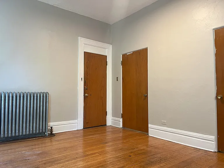 1259 N York St #5 — Photo 4