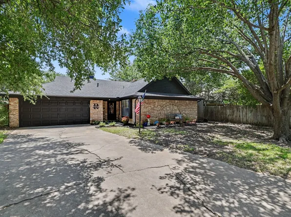 2304 Dove Meadow Ct, Grapevine, TX 76051