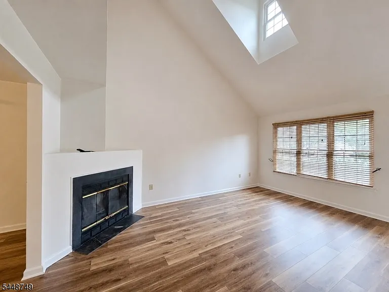 200 Bamburgh Ct — Photo 2
