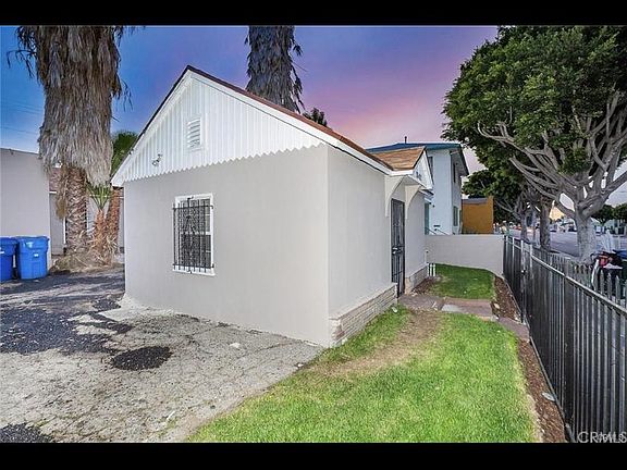 5th image of 2602 W Florence Ave