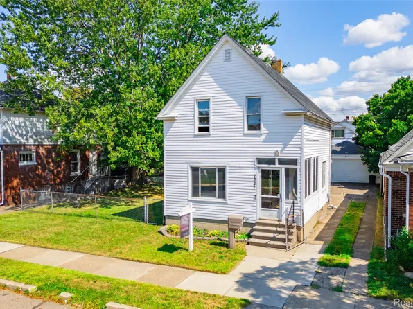 1821 4th St, Wyandotte, MI 48192