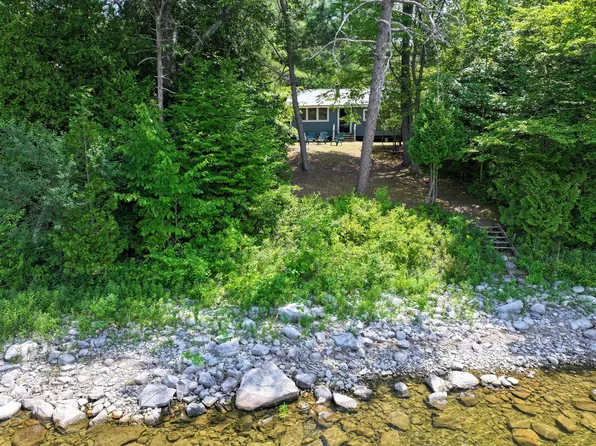 152 Cedar Ln, Willsboro, NY 12996