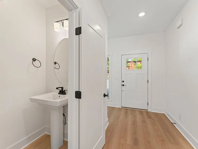 217 S Porter St — Photo 4