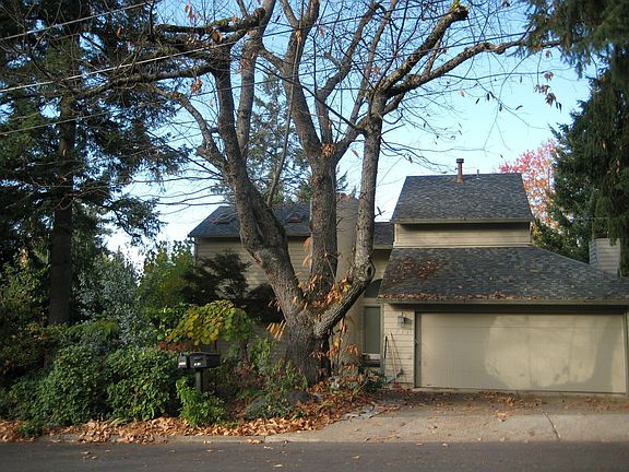 Front view of home