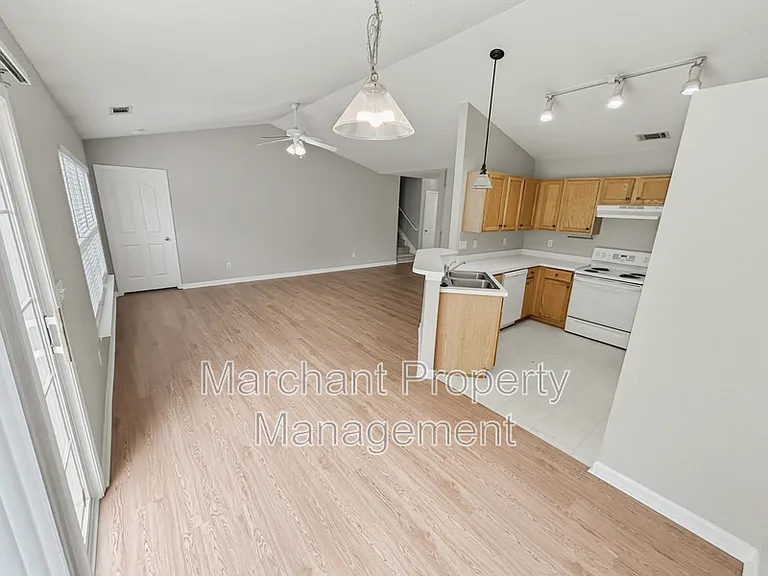 776 Waterbrook Ln — Photo 11