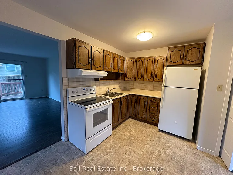 44 Anne St #5 — Photo 3