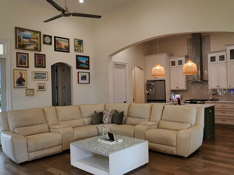 401 Cypress View Dr — Photo 3