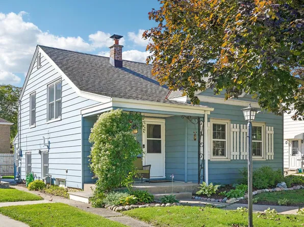 329 E Gauer CIRCLE, Milwaukee, WI 53207