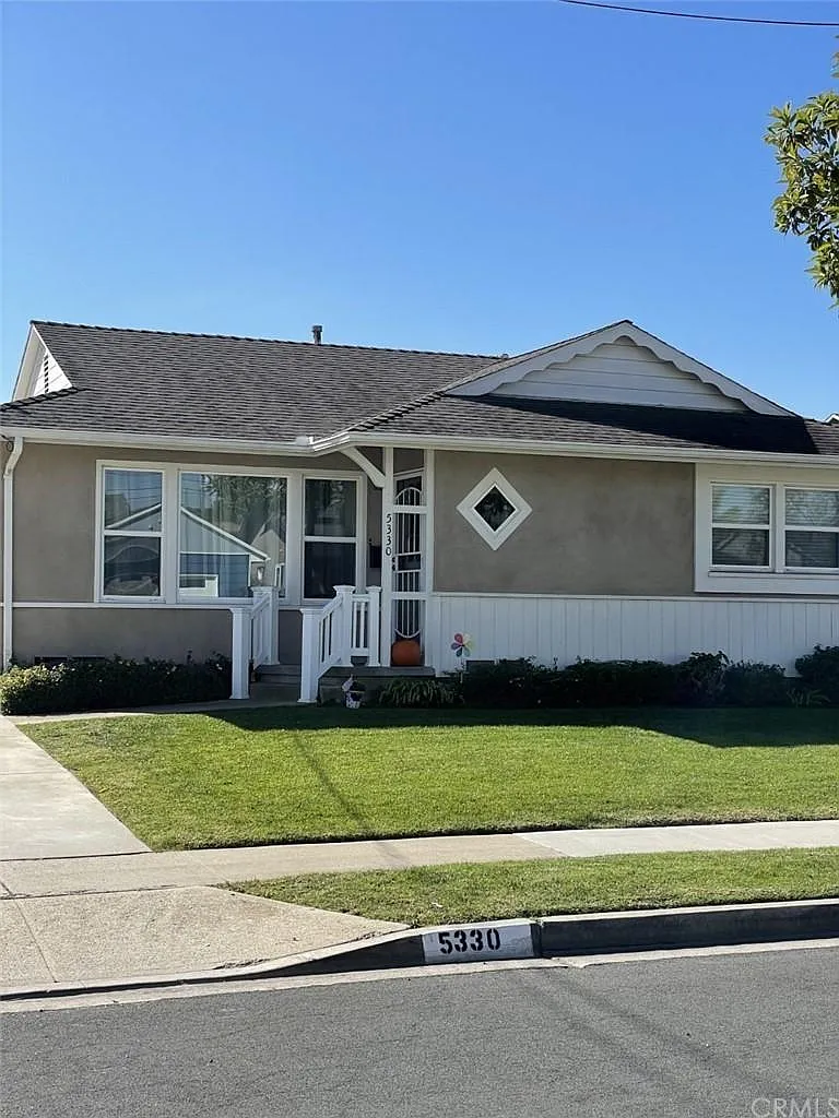 3 bed, 1161 sqft, $4,350 — Photo 1