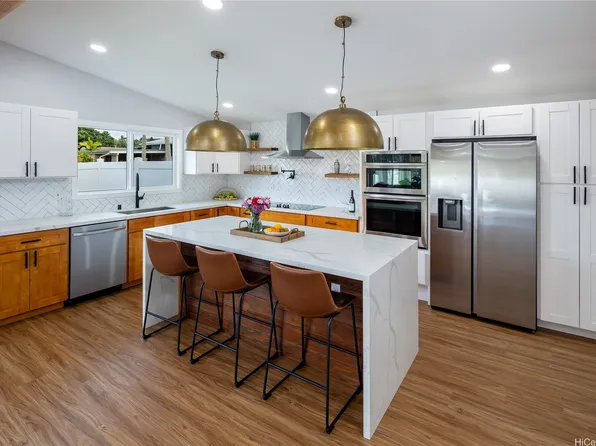 1242 Auwaiku St, Kailua, HI 96734