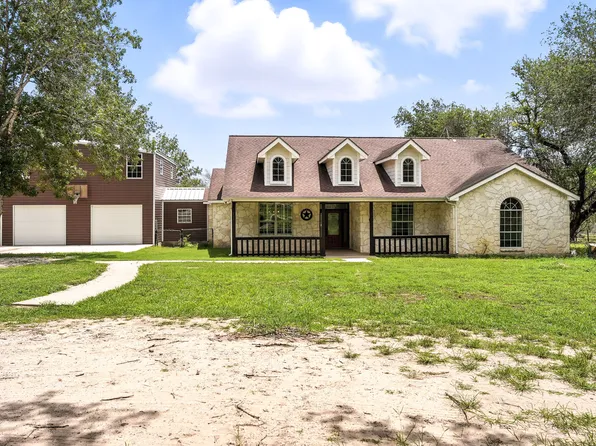 1435 Meadow Glen, Adkins, TX 78101
