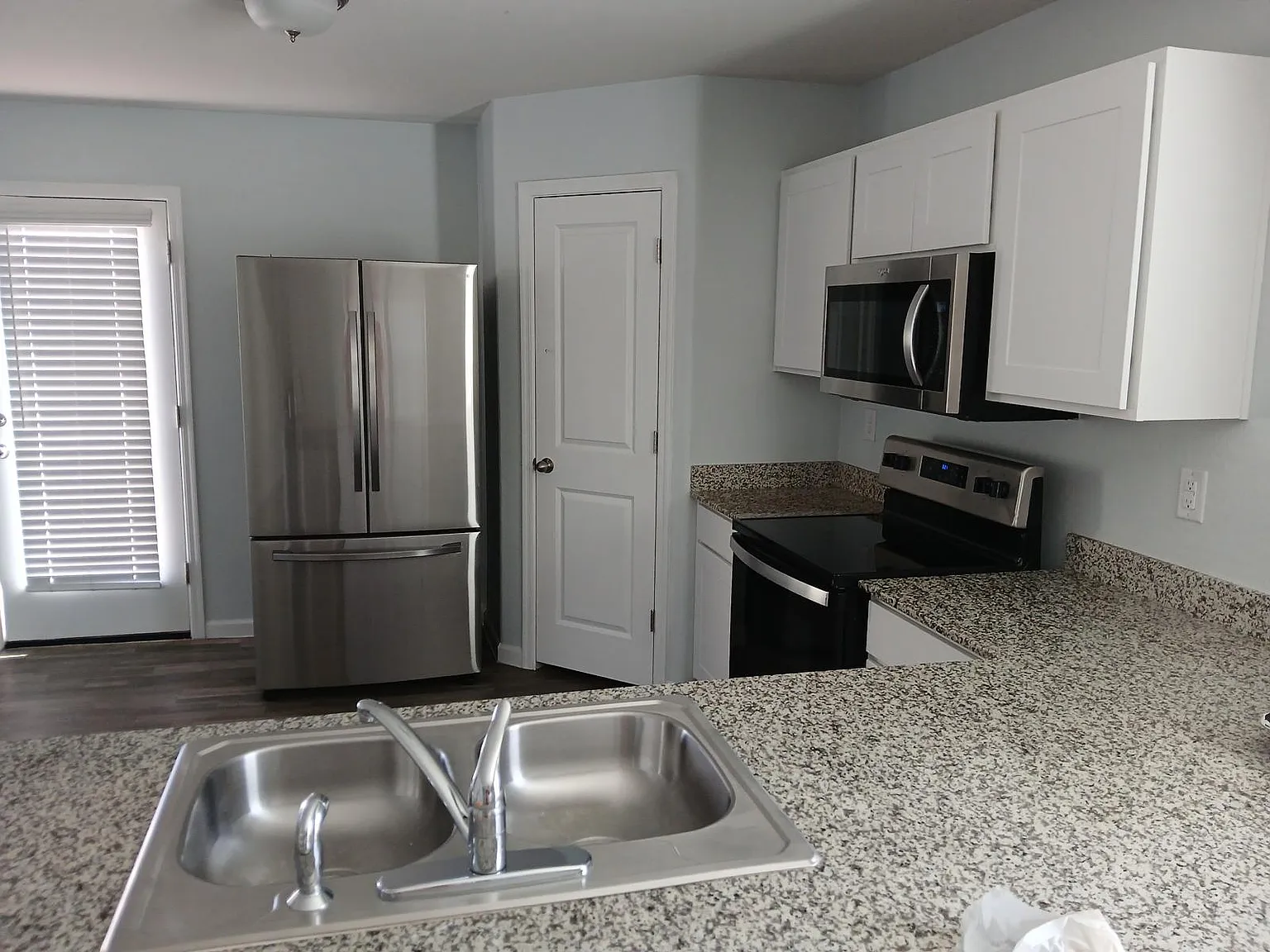 4 bed, 1811 sqft, $1,850 — Photo 3