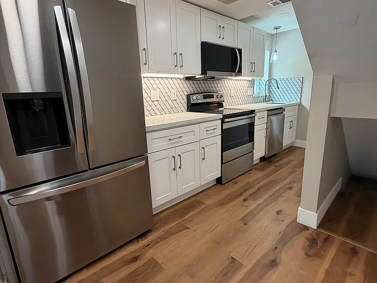 2221 Tacoma Ave #A — Photo 2