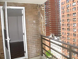 Rented by Metropolis Real Estate of Manhattan