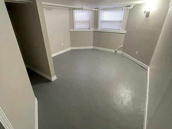 5th image of 3810 W Cornelia Ave