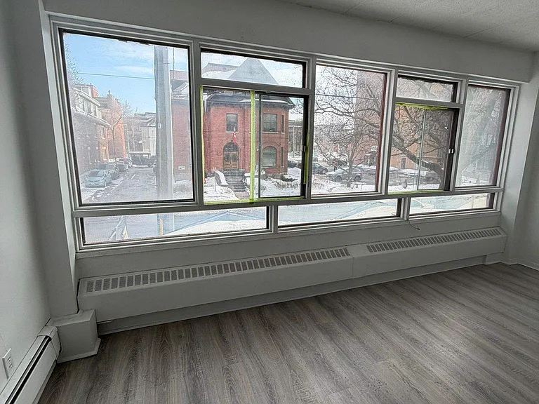 283 Maclaren St — Photo 2