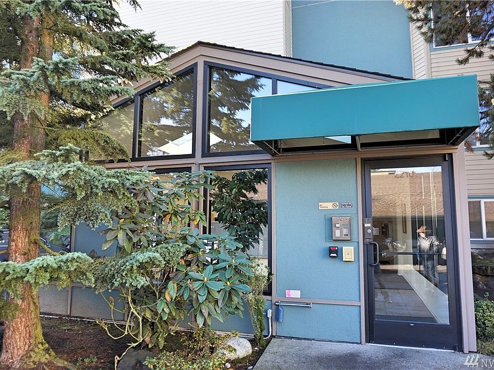 1st image of 2224 NE 92nd St #202