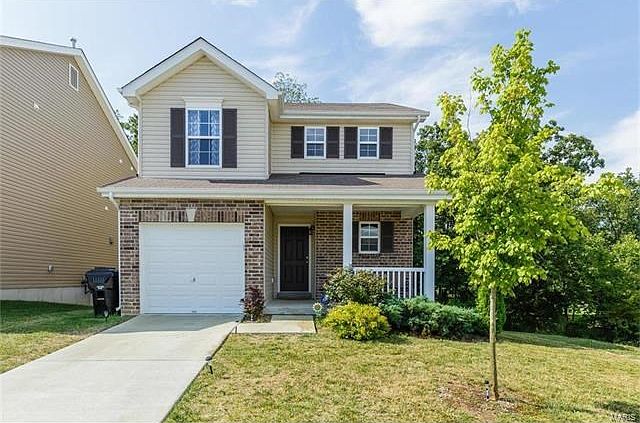 Glenhurst home bursting with treasures of amenities inside. Pet free and smoke free home. This two y