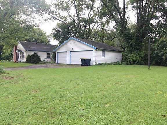 3rd image of 7700 Blue Ridge Blvd
