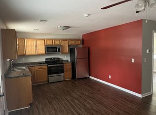 609 W Liberty St APT B, Claxton, GA 30417