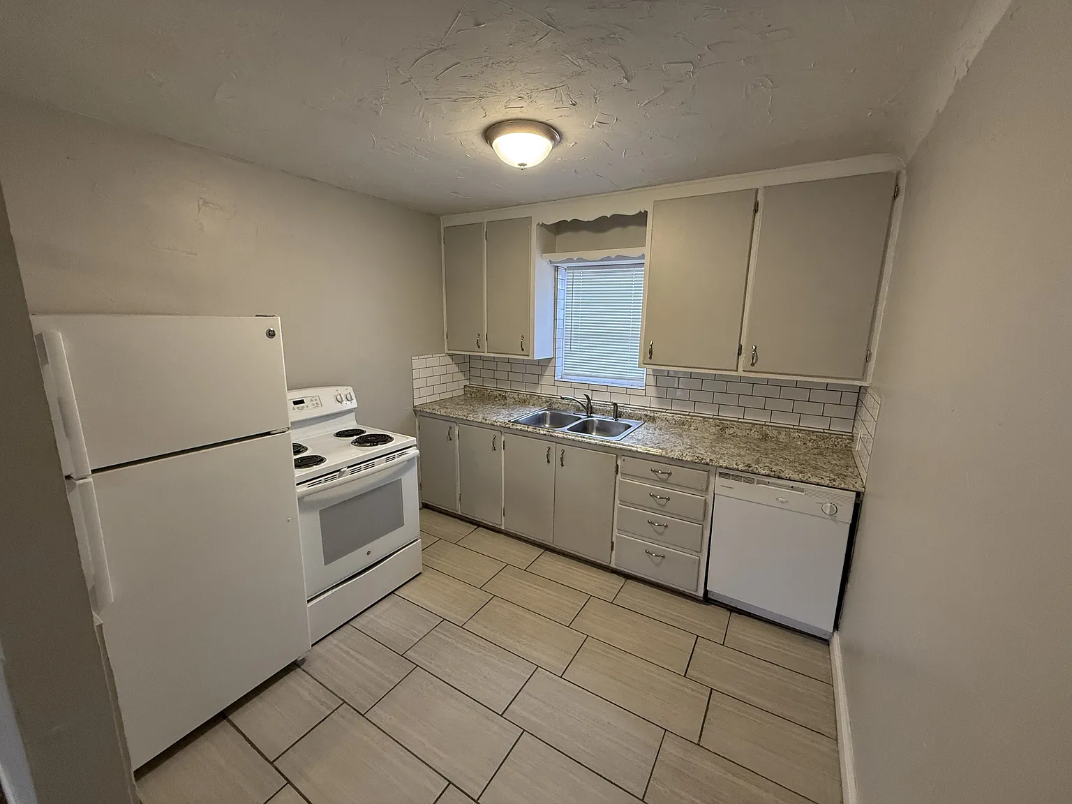 1105 7th Street — Photo 3