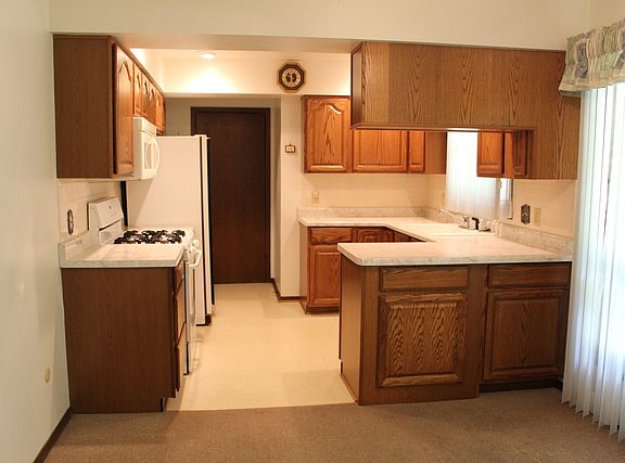 5th image of 873 Lakewood Dr