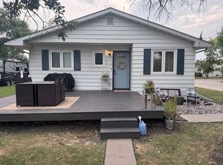 702 S Forest Ave, Hallock, MN 56728