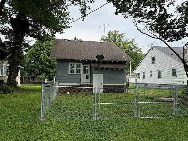 823 E Normal St — Photo 11
