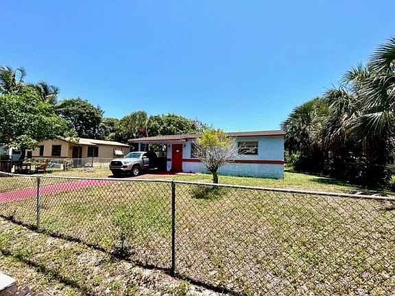 2nd image of 910 NW 34th Avenue