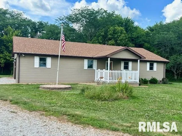 1211 N 1600 East Rd, Taylorville, IL 62568