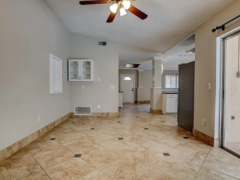 7946 Glen Abbey Cir — Photo 12