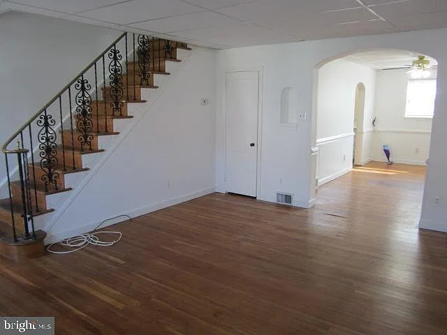 3 bed, 1.0 bath, 1296 sqft, $1,800 — Photo 4