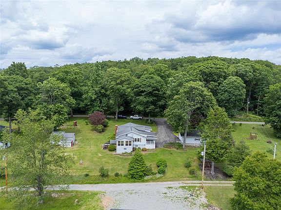 5th image of 395 Cranberry Rd