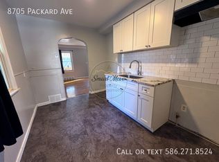 8705 Packard Ave, Warren, MI 48089