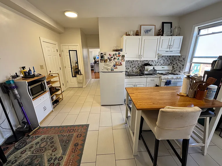 980 State St #2R — Photo 2