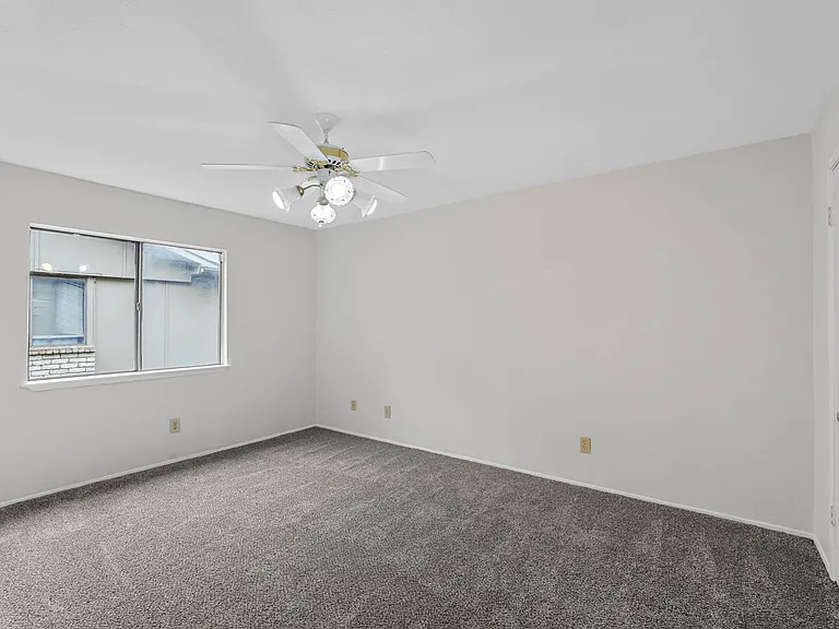 848 Shenandoah Dr — Photo 12