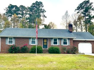 214 Cambridge Ct, Havelock, NC 28532