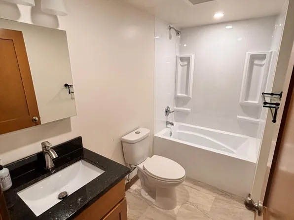 52 158th Pl SE, Bellevue, WA 98008