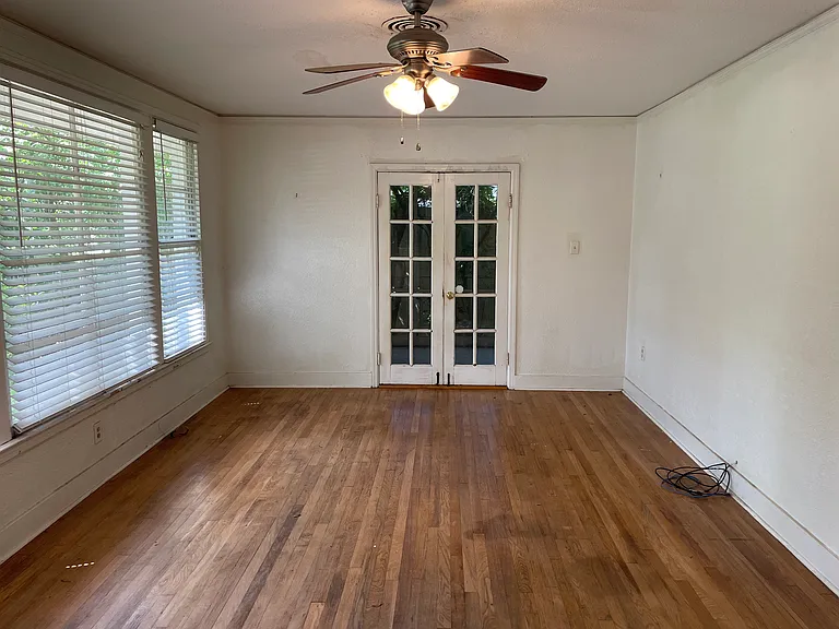 1530 Goldenrod Ave — Photo 2