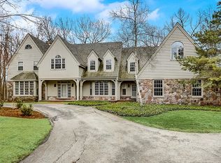 11915 N Wilderness Ct, Mequon, WI 53092