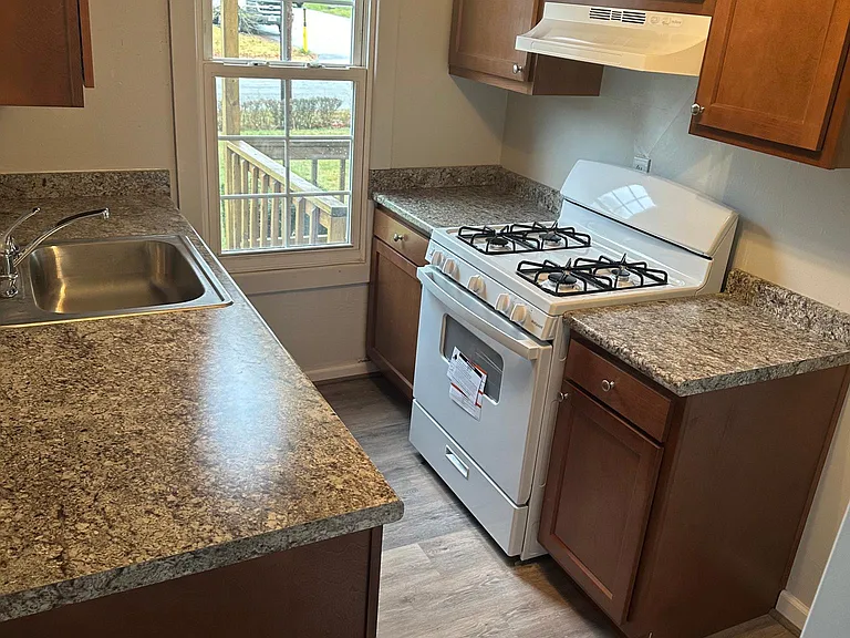1341 Lengel Ave #1 — Photo 5