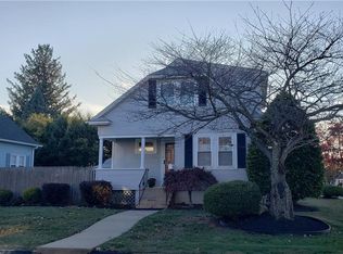 1 Beech Ave, Cranston, RI 02910