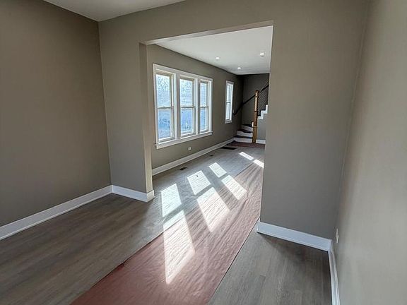 3rd image of 10426 S Calhoun Ave