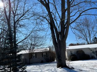 9261 Semindale Dr, Clarkston, MI 48346