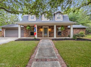 131 Watersedge Dr, Ocean Springs, MS 39564