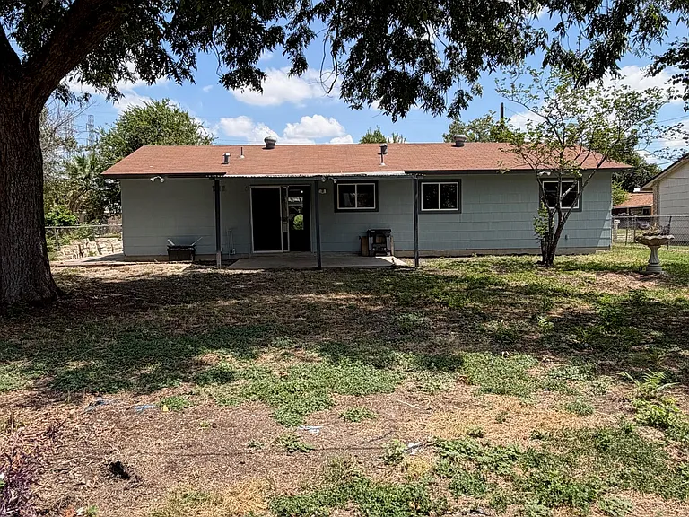 10902 Lazy Oaks Dr — Photo 4